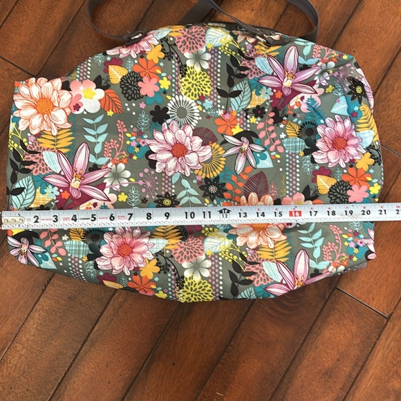 Vintage LeSportsac Duffle Bag - Picture 17 of 17